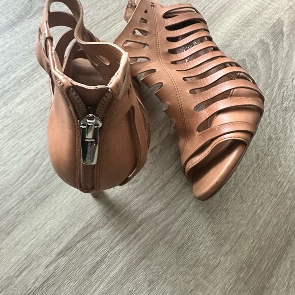 Vince Camuto Amendia Open Toe Boot - Picture 5 of 6